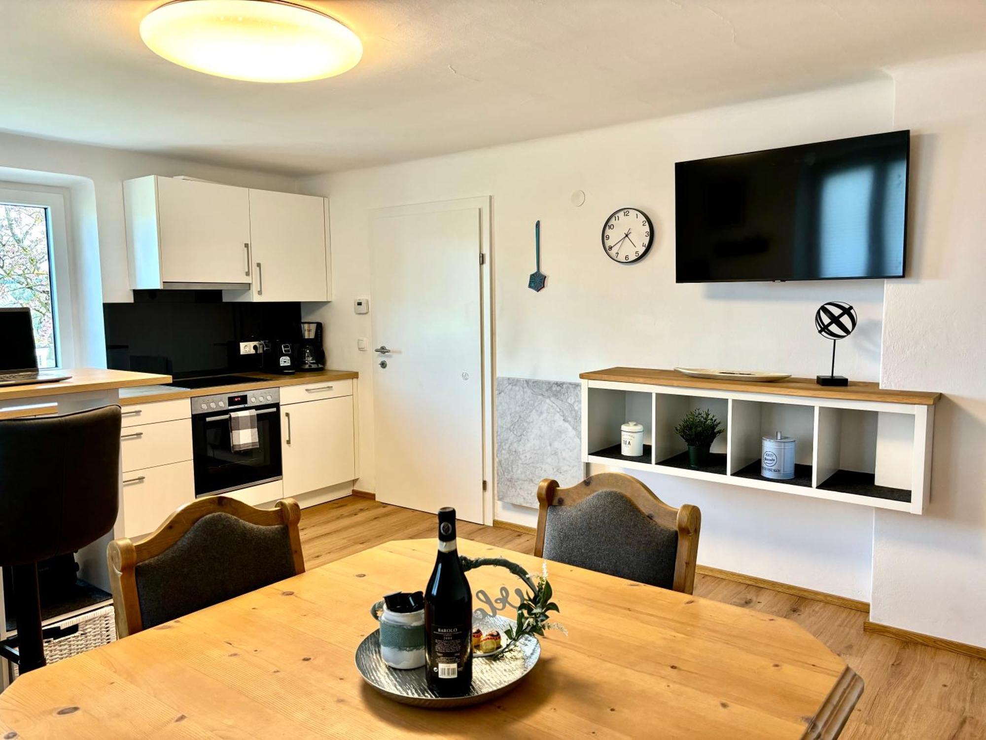 Gaesthaus "Seeblick" Seekirchen Markt Quarto foto