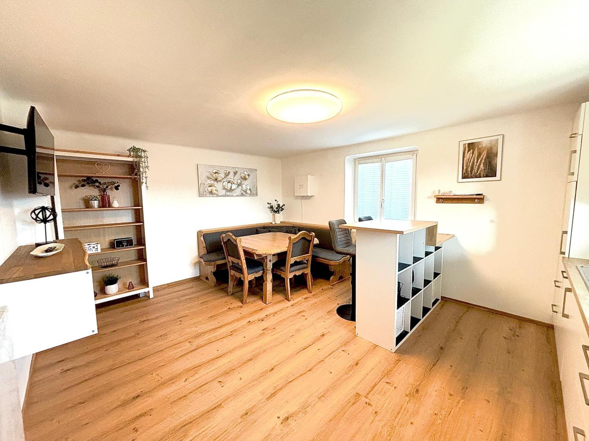 Gaesthaus "Seeblick" Seekirchen Markt Quarto foto