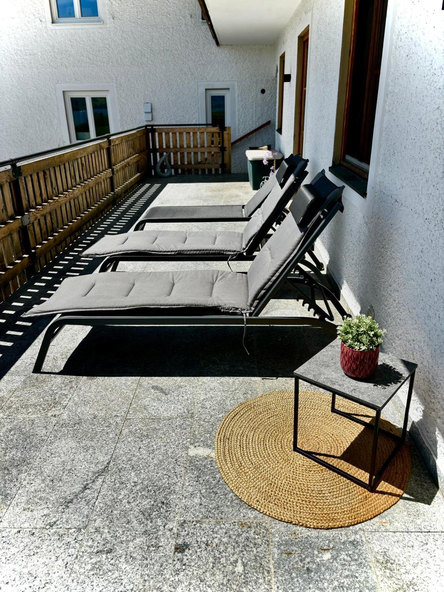 Gaesthaus "Seeblick" Seekirchen Markt Exterior foto